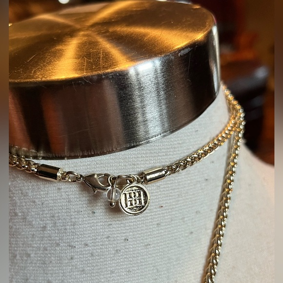 Classic and contemporary at the same time. Gold multi/tassel statement necklace - Picture 7 of 12